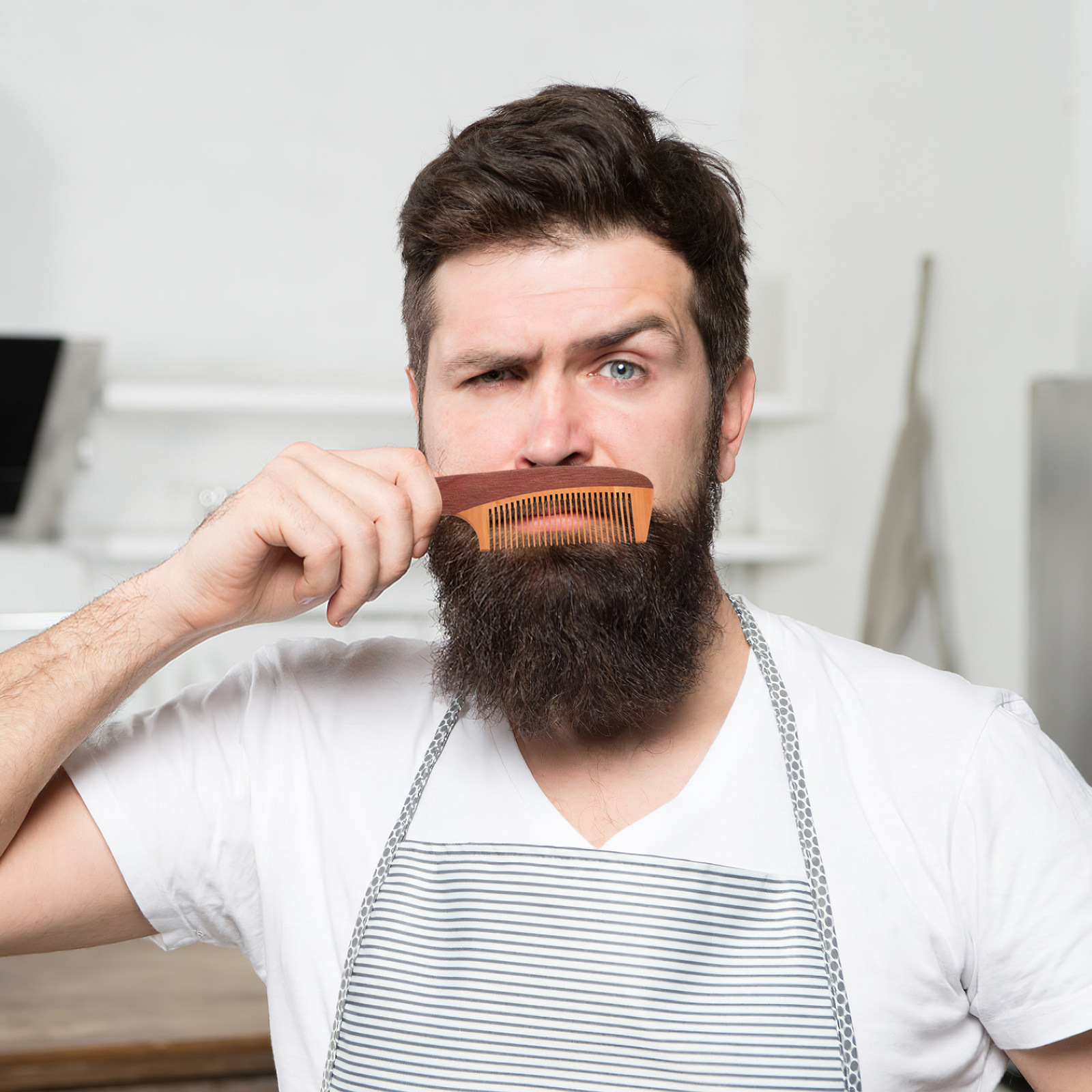Beard Comb for Men Wooden Must - đánh giá và giá Beard Oil